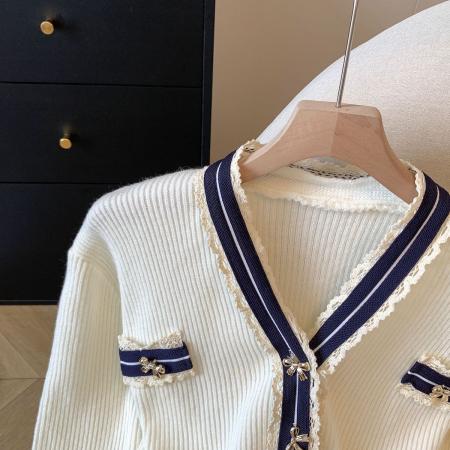 FA45936# 高级感秋冬洋气减龄复古蕾丝拼接洋气毛衣V领内搭女针织衫 服裝批發女裝批發服飾貨源