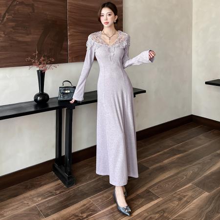 FA45961# 韩系温柔风蕾丝V领针织连衣裙秋冬高级感优雅气质收腰显瘦长裙子 服裝批發女裝批發服飾貨源