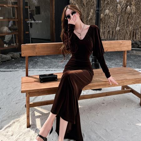 FA45962# 秋冬新款法式气质纯欲风深V领长袖丝绒连衣裙女收腰显瘦长裙ins风 服裝批發女裝批發服飾貨源