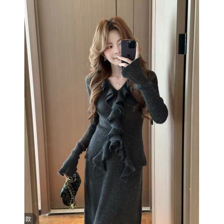 FA45986# V领毛衣洋气设计感荷叶边上衣半身裙两件套秋秋新款温柔针织套装 服裝批發女裝批發服飾貨源