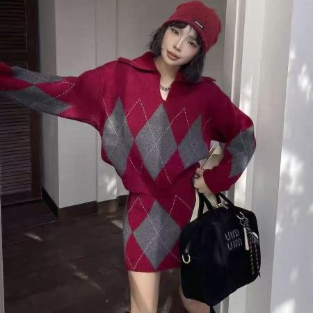 FA45987# 撞色菱形格V领毛衣短裙两件套女秋冬宽松慵懒加厚针织套装 服裝批發女裝批發服飾貨源