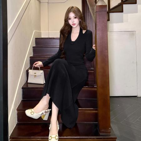 FA46017# 显腰细羊毛挂脖花朵针织连衣裙女冬季新款修身打底长袖A字裙 服裝批發女裝批發服飾貨源