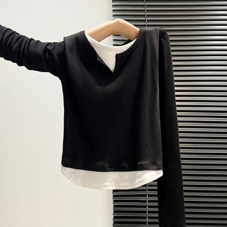 FA46026# 撞色假两件正肩长袖T恤女秋冬设计感修身短款打底衫内搭 服裝批發女裝批發服飾貨源