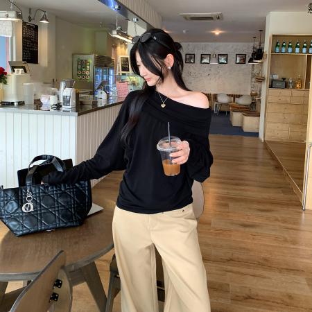 FA46034# 图高级感别致灰色一字肩打底衫T恤女秋冬新款宽松慵懒风上衣 服裝批發女裝批發服飾貨源