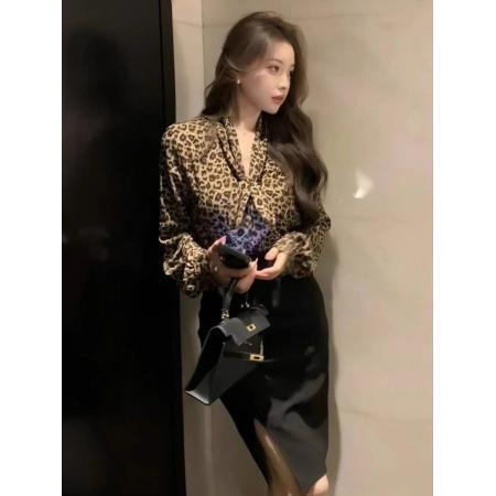 FA46054# 高级感长袖豹纹雪纺V领飘带衬衫女秋季新款复古气质纯欲辣妹上衣 服裝批發女裝批發服飾貨源