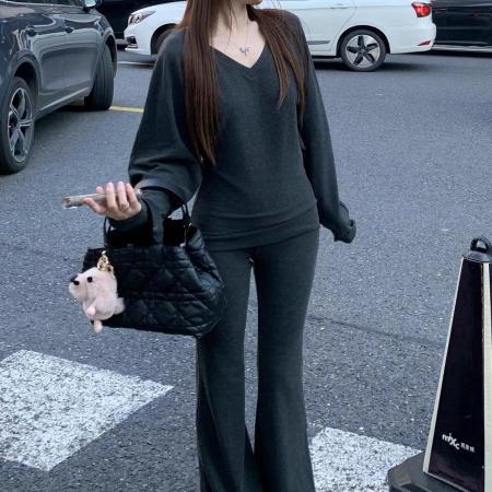 FA46077# 两件套ootd穿搭套装女冬季松弛感V领上衣+阔腿休闲裤两件套 服裝批發女裝批發服飾貨源