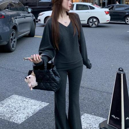 FA46077# 两件套ootd穿搭套装女冬季松弛感V领上衣+阔腿休闲裤两件套 服裝批發女裝批發服飾貨源
