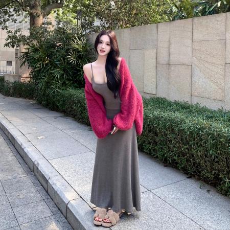 FA46097# 法式高级感大裙摆带胸垫收腰吊带裙+慵懒风火龙果色针织开衫 服裝批發女裝批發服飾貨源