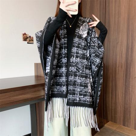 FA46296# 大码秋冬新款山茶花斗篷小香风格纹披肩经典保暖流苏外套 服裝批發女裝批發服飾貨源