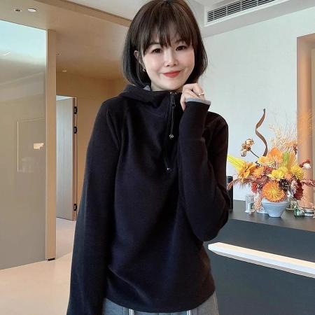 FA46455# 设计感撞色双面德绒连帽半拉链内搭打底衫