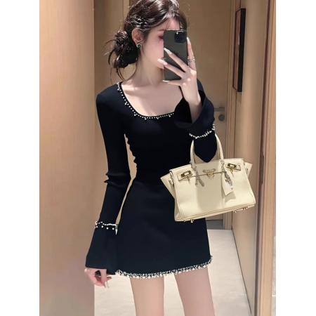 FA46619# 早秋温柔富家千金穿搭重要场合轻奢高级感巨好看小香风黑色连衣裙