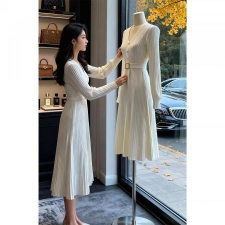 FA46630# 韩国正式场合通勤气质女神范仙女白色V领针织毛衣连衣裙打底长裙