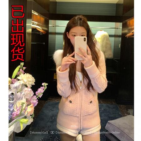 FA46644# 下蛋喵圣诞派对古早氛围感羊毛连帽绞花针织毛衣外套