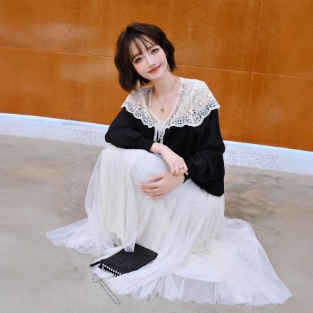 FA46652# 气质蕾丝拼接衫新款时尚重工镶钻镂空v领上衣