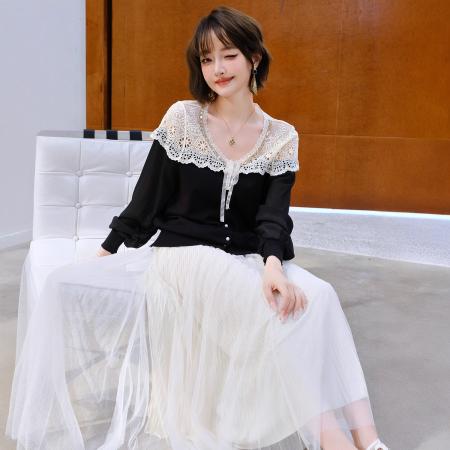 FA46652# 气质蕾丝拼接衫新款时尚重工镶钻镂空v领上衣