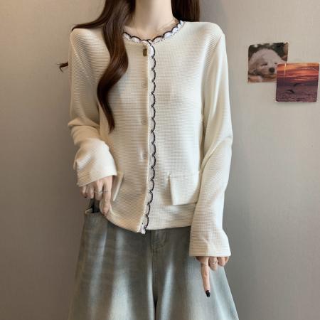 FA46774# 秋冬新款胖MM圆领时尚甜美减龄蕾丝花边拼接单排扣设计感上衣 服裝批發女裝批發服飾貨源