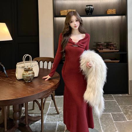 FA46856# 红色蝴蝶结一字肩长袖连衣裙女秋冬新款性感纯欲内搭A字长裙 服裝批發女裝批發服飾貨源