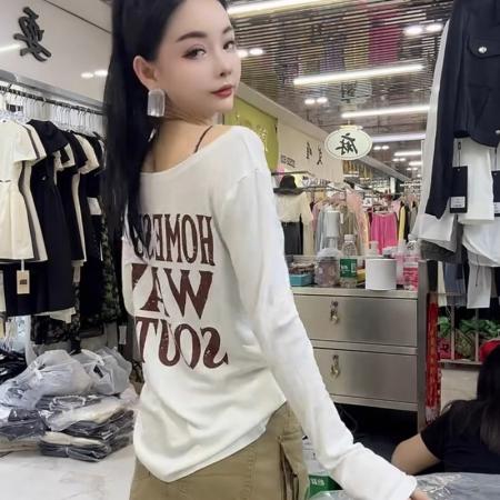 FA46862# 夏季新款一字领时髦字母印花长袖T恤女小众宽松显瘦两穿上衣 服裝批發女裝批發服飾貨源