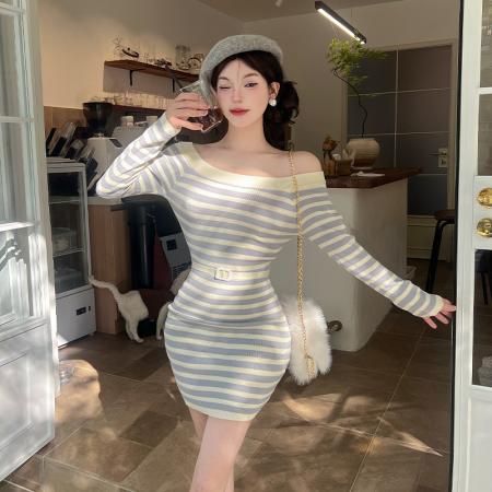 FA46686# 纯欲名媛女神范一字肩撞色条纹针织连衣裙女冬收腰显瘦包臀裙  服裝批發女裝批發服飾貨源