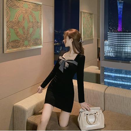 FA46717# 秋季新品纯欲风绑带蝴蝶结后背镂空性感包臀连衣裙长袖  服裝批發女裝批發服飾貨源