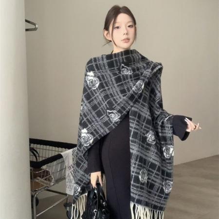FA46785# 法式优雅山茶花格纹披肩女保暖斗篷外搭千感流苏围巾  服裝批發女裝批發服飾貨源