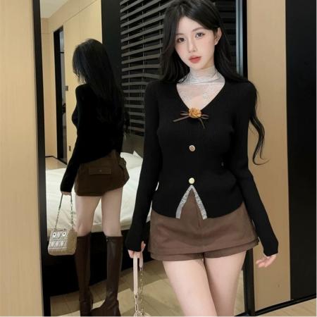 FA46825# 黑色针织衫女新款秋冬穿搭修身内搭上衣蕾丝设计感百搭毛衣  服裝批發女裝批發服飾貨源