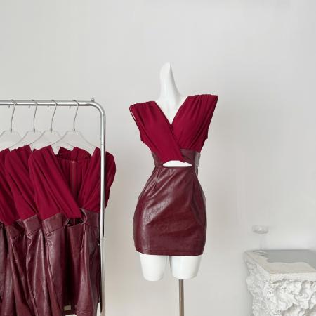 FA46846# 伯爵夫人酒红色深V无袖皮革裙复古收腰修身连衣裙  服裝批發女裝批發服飾貨源