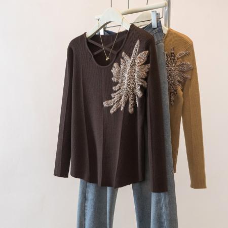 FA46981# 胖mm法式交叉领立体花朵针织衫新款设计感重工钉珠气质上衣 服裝批發女裝批發服飾貨源