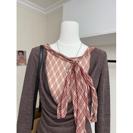 FA46984# 设计蝴蝶结系带咖色拼接假两件格纹荡领长袖上衣T恤女 服裝批發女裝批發服飾貨源