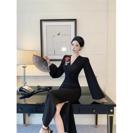 FA46993# 时尚花朵刺绣胸前扭结显瘦开叉连衣裙 服裝批發女裝批發服飾貨源