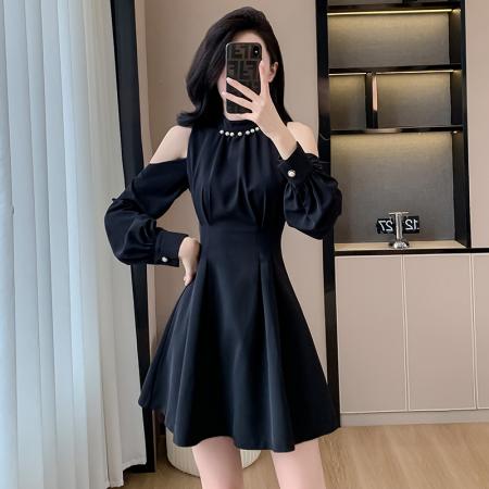 FA47001# 赫本风挂脖长袖连衣裙女春秋季高级感气质露肩收腰黑色a字千金裙 服裝批發女裝批發服飾貨源