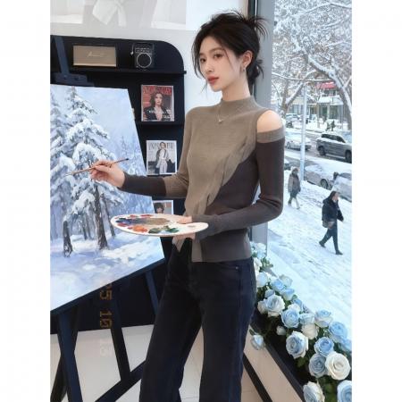 FA47017# 卡其色半高领不规则露肩长袖t恤女早秋轻熟小众不撞款上衣 服裝批發女裝批發服飾貨源