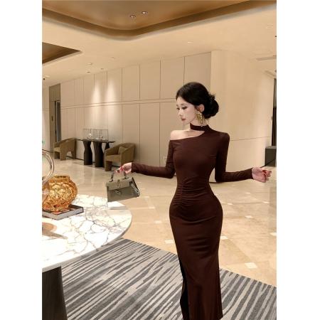 FA47025# 辣妹气质斜领露肩挂脖连衣裙女新款收腰显身材开叉包臀长裙子 服裝批發女裝批發服飾貨源