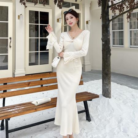 FA47077# 秋冬新款v领蕾丝花边长裙收腰显瘦气质鱼尾连衣裙纯欲温柔风 服裝批發女裝批發服飾貨源