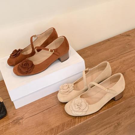 X-32840# 上新小众设计时尚花朵通勤粗跟单鞋复古方头浅口一字带玛丽珍鞋女 鞋子批发女鞋批发货源