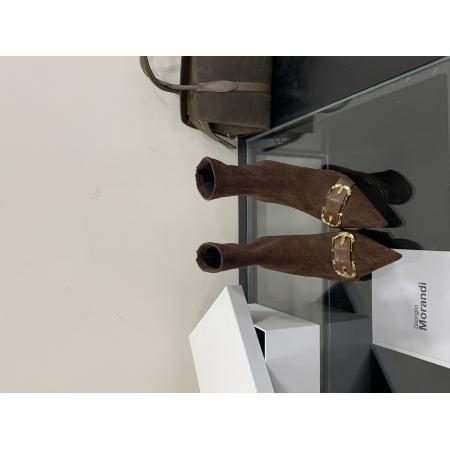 X-32940# 新款尖头瘦瘦靴时尚百搭加绒扣子细跟高跟通勤秋冬靴女 鞋子批发女鞋批发货源