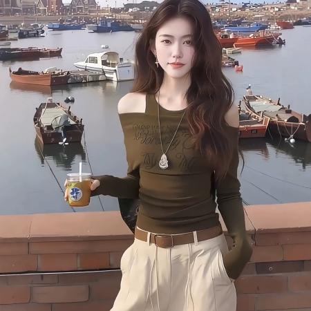 FA47167# 芥末绿美式字母假两件露肩长袖T恤女早秋季炸街独特漂亮上衣  服裝批發女裝批發服飾貨源