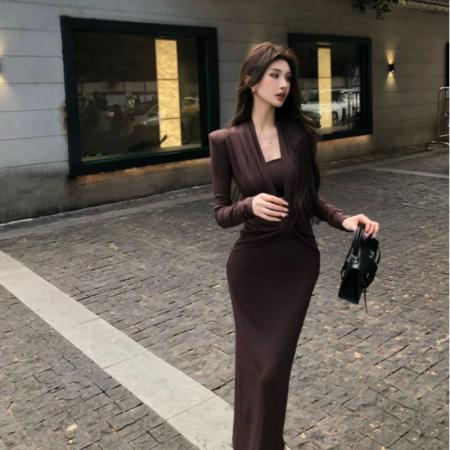 FA47174# 复古纽结纯欲风长袖连衣裙女秋季收腰鱼尾裙子叠穿咖色抹胸两件套  服裝批發女裝批發服飾貨源