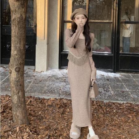 FA47182# 时尚套装女秋冬设计感小众流苏针织衫半身裙盐系穿搭高级感两件套  服裝批發女裝批發服飾貨源