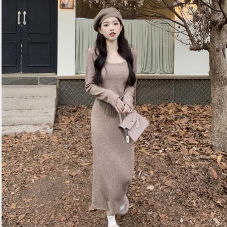 FA47182# 时尚套装女秋冬设计感小众流苏针织衫半身裙盐系穿搭高级感两件套  服裝批發女裝批發服飾貨源