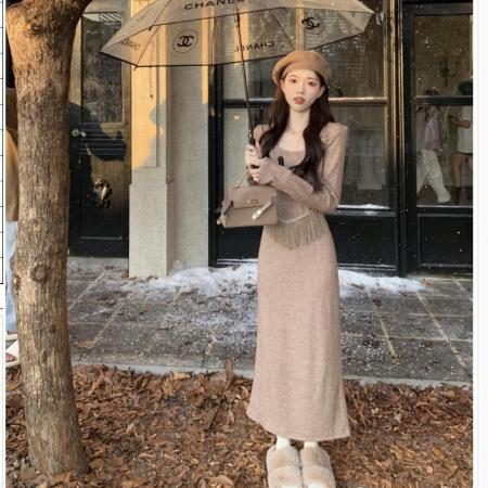 FA47182# 时尚套装女秋冬设计感小众流苏针织衫半身裙盐系穿搭高级感两件套  服裝批發女裝批發服飾貨源