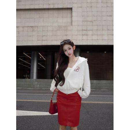 FA47231# 韩系字母刺绣连帽宽松休闲时髦卫衣女红色皮裙套装  服裝批發女裝批發服飾貨源