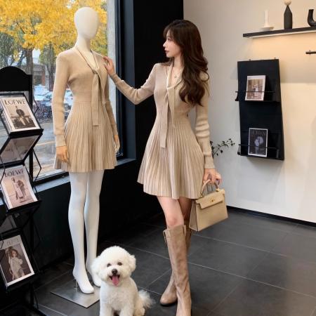 FA47234# 少女感系带V领系带针织连衣裙女秋冬修身收腰千金感气质裙子  服裝批發女裝批發服飾貨源