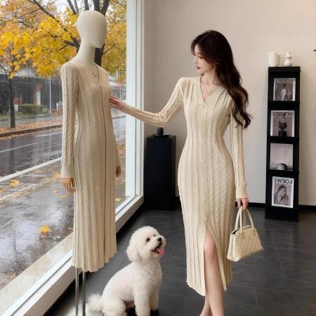 FA47235# 法式温柔风V领针织连衣裙女秋冬新款收腰开叉轻熟气质裙  服裝批發女裝批發服飾貨源