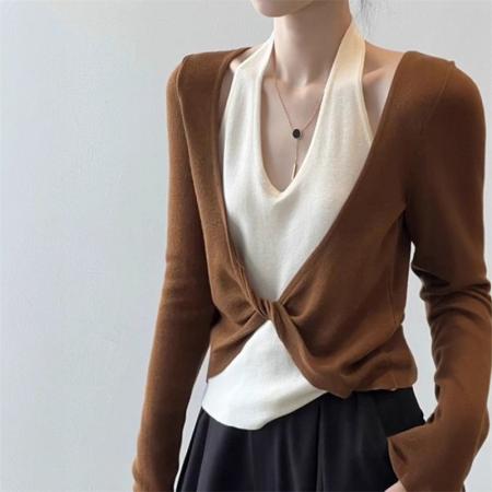 FA47260# 秋季新款流行独特别致设计轻奢显瘦百搭咖色V领假两件上衣ins  服裝批發女裝批發服飾貨源