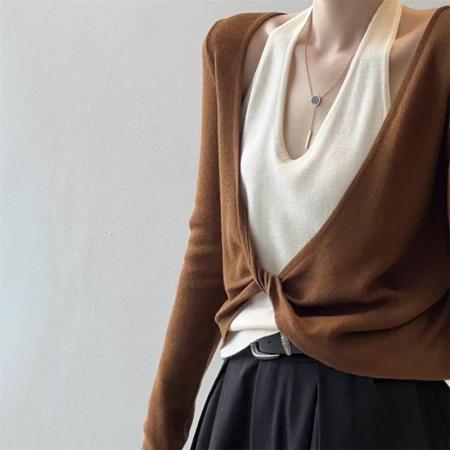 FA47260# 秋季新款流行独特别致设计轻奢显瘦百搭咖色V领假两件上衣ins  服裝批發女裝批發服飾貨源
