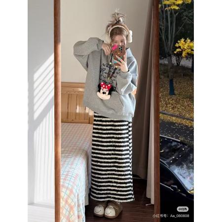 FA47409# 套装女秋季韩系减龄长袖印花卫衣上衣设计感条纹半身裙两件套  服裝批發女裝批發服飾貨源