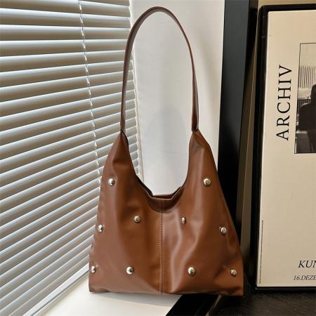 FA47445# 小众设计腋下包新款潮时尚百搭单肩铆钉包简约洋气休闲大包 女包批发包包批发货源