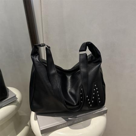 FA47499# 跨境风潮铆钉女士包早秋时尚大包简约女包斜跨单肩腋下包 女包批发包包批发货源