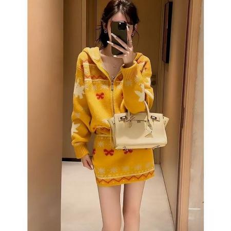 FA47557# 韩系一整套深冬穿搭黄色针织套装女新款慵懒提花上衣半身裙两件套  服裝批發女裝批發服飾貨源